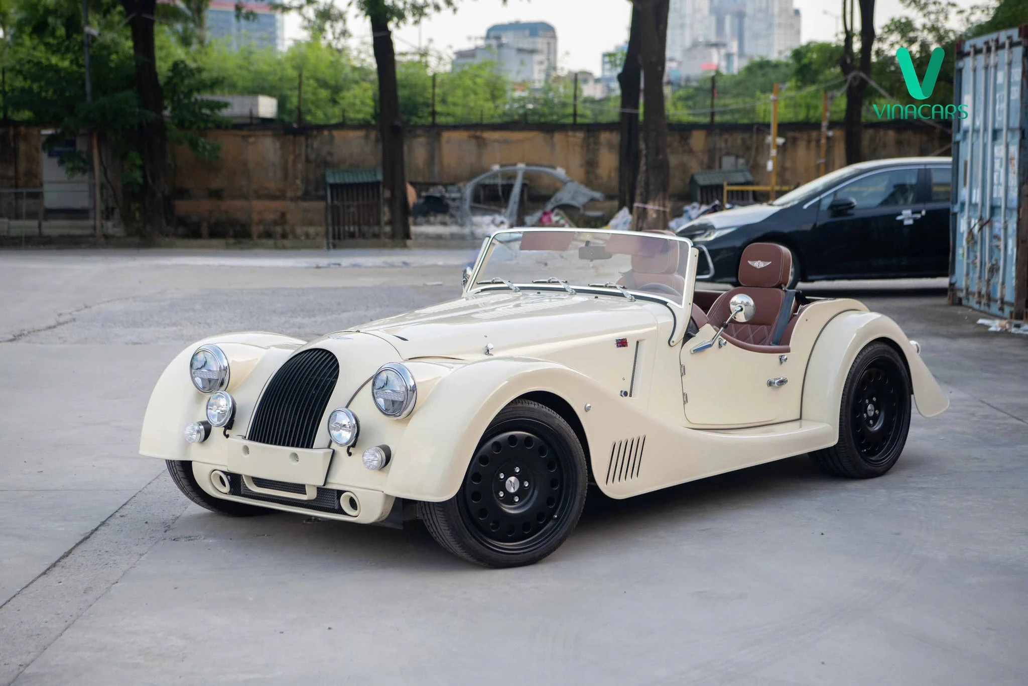 Morgan Plus Six AT 2025